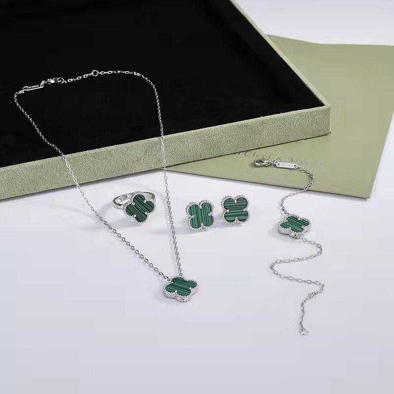 Van Cleef & Arpels Clover Jewelry Set - Green