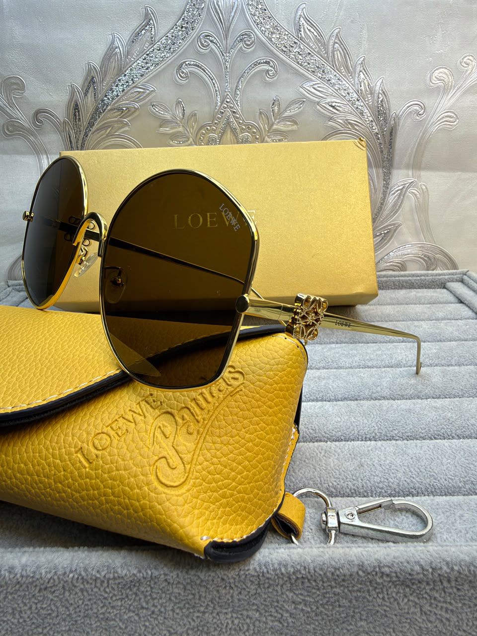 Loewe Oversized Aviator Sunglasses - 