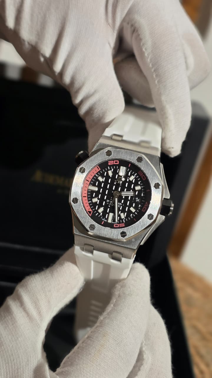 Audemars Piguet Royal Oak Offshore Diver Watch - 