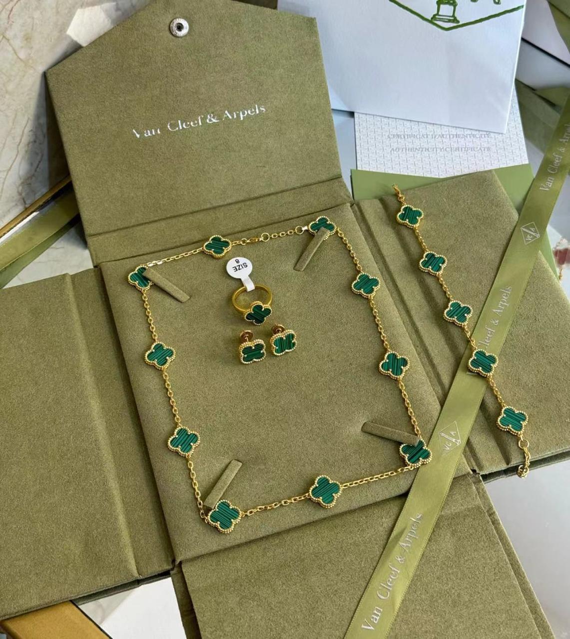 Van Cleef & Arpels Clover Jewelry Set - Green
