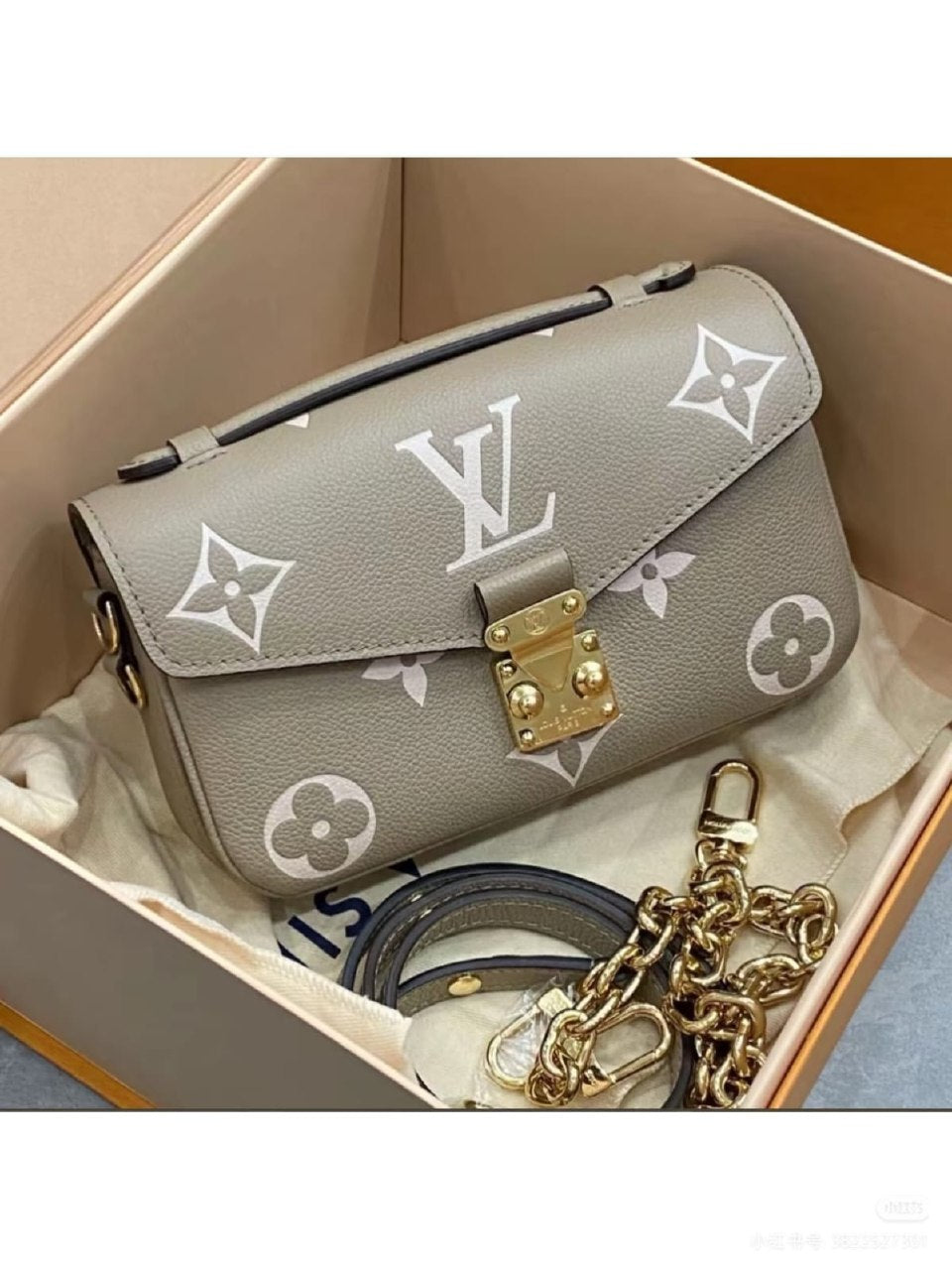 Louis Vuitton Shoulder Bag - Grey Monogram