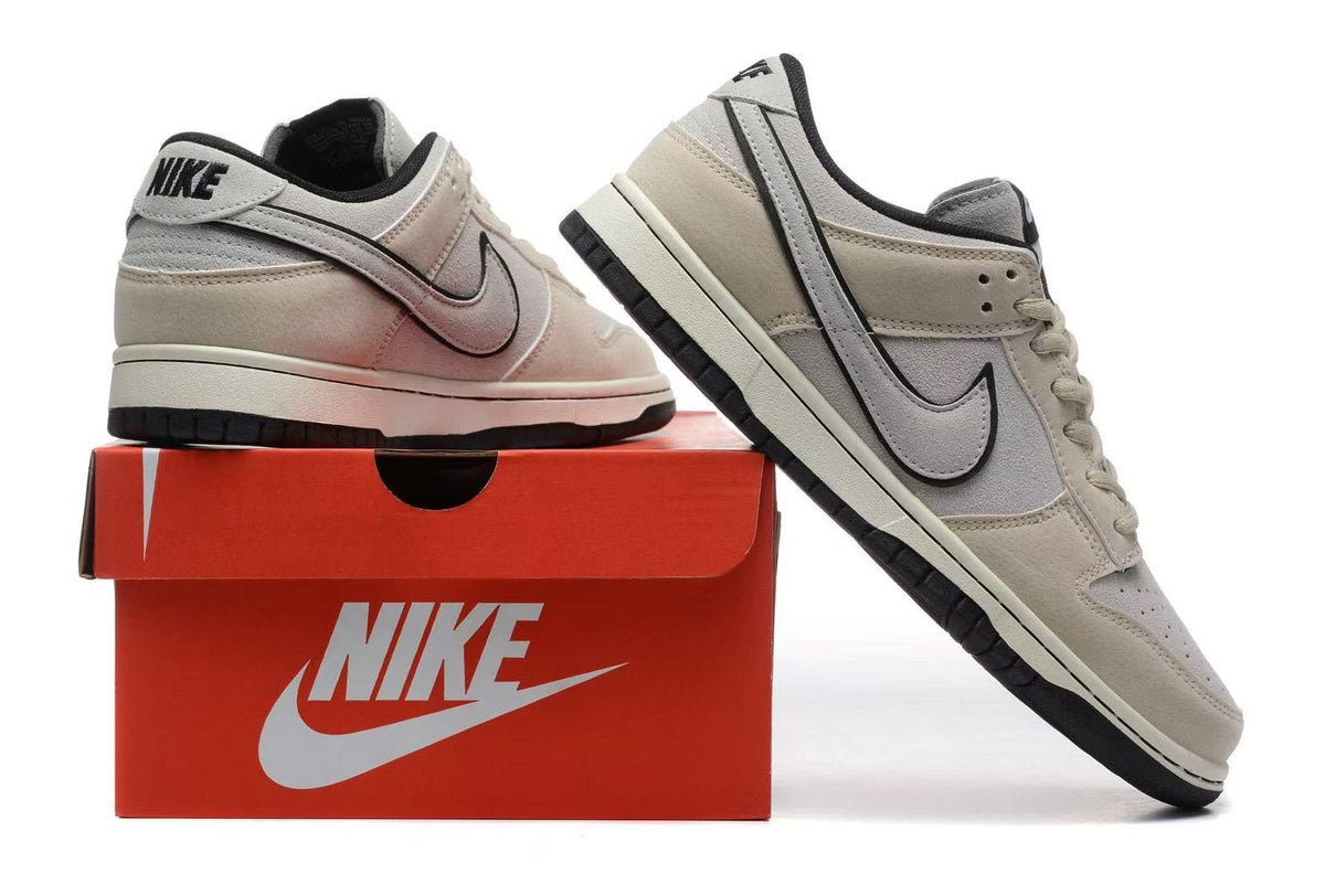 Nike Sneakers - Light Grey & Black