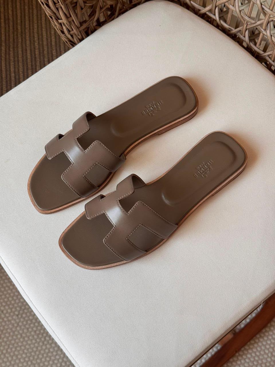 Hermes Slippers - Taupe