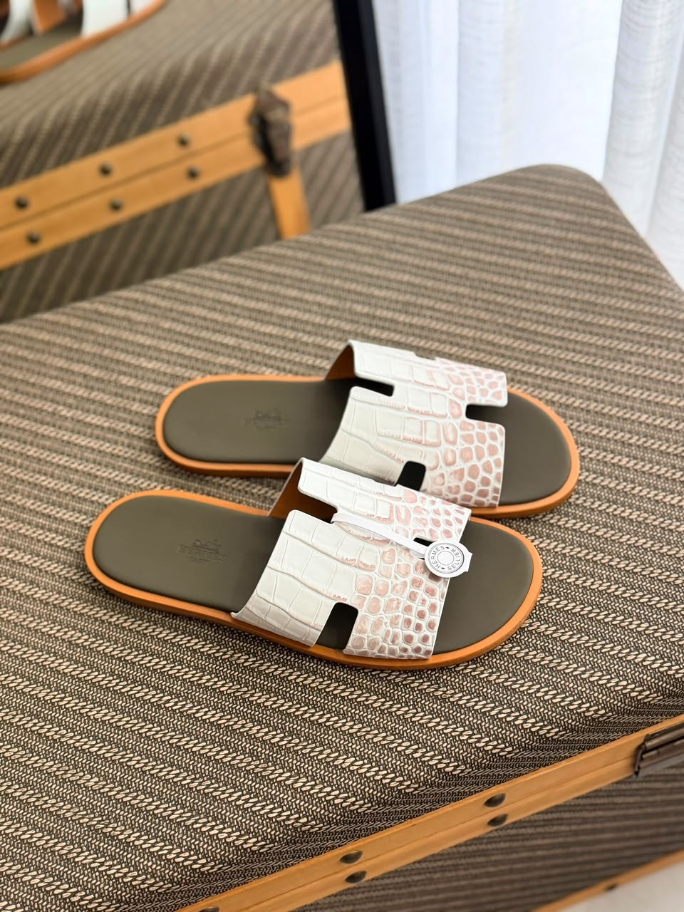 Hermes Slippers - White & Pink
