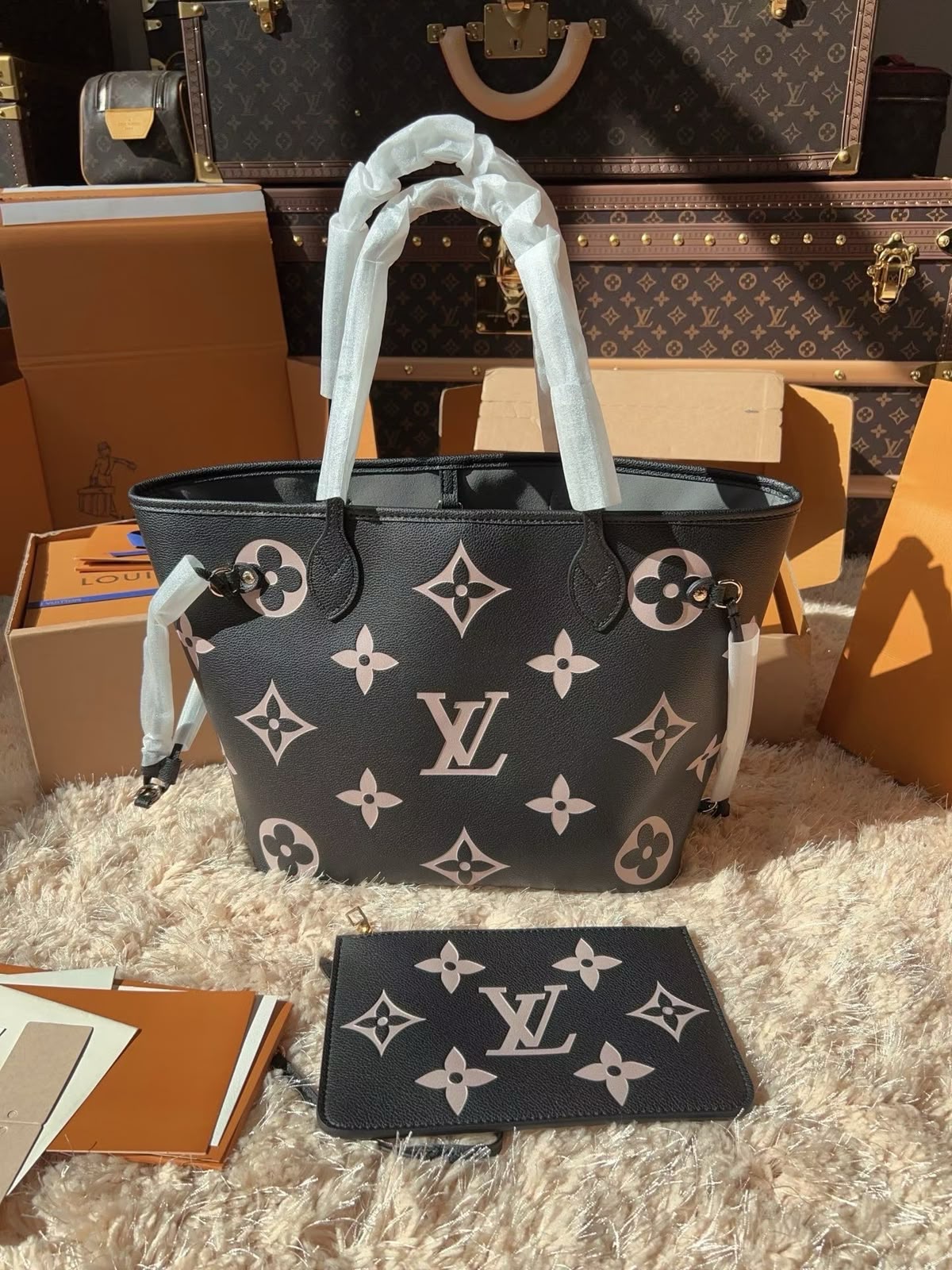 Louis Vuitton Tote Bag - Black Monogram