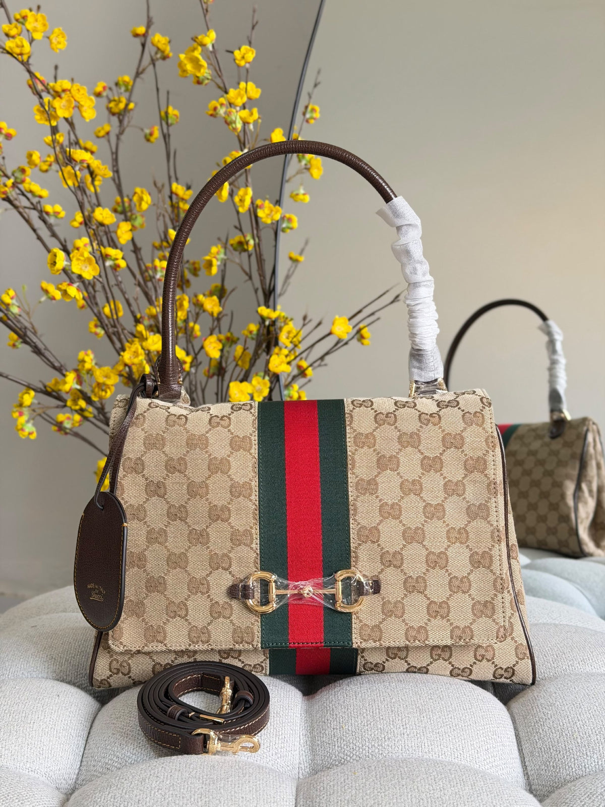 Gucci Horsebit Flap Shoulder Bag - Beige