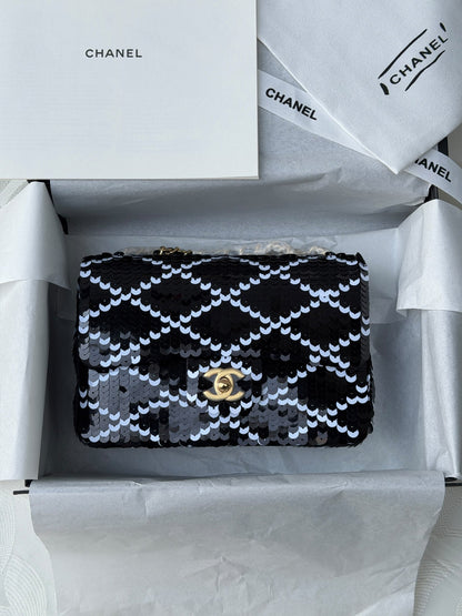 Chanel Shoulder Bag - Black