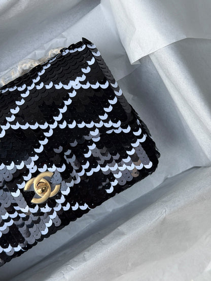 Chanel Shoulder Bag - Black
