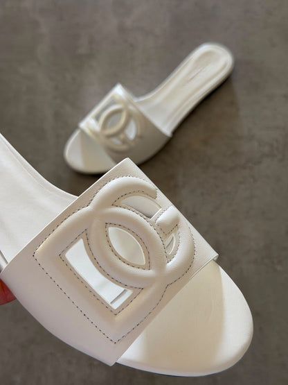 Dolce & Gabbana Slippers - White