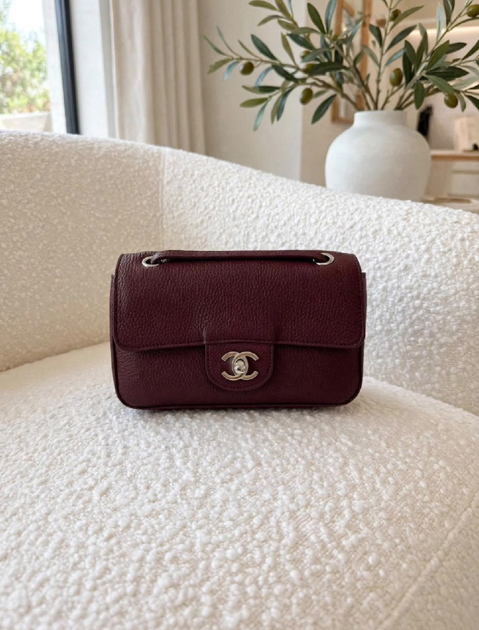 Chanel Pebbled Flap Handbag - Burgundy