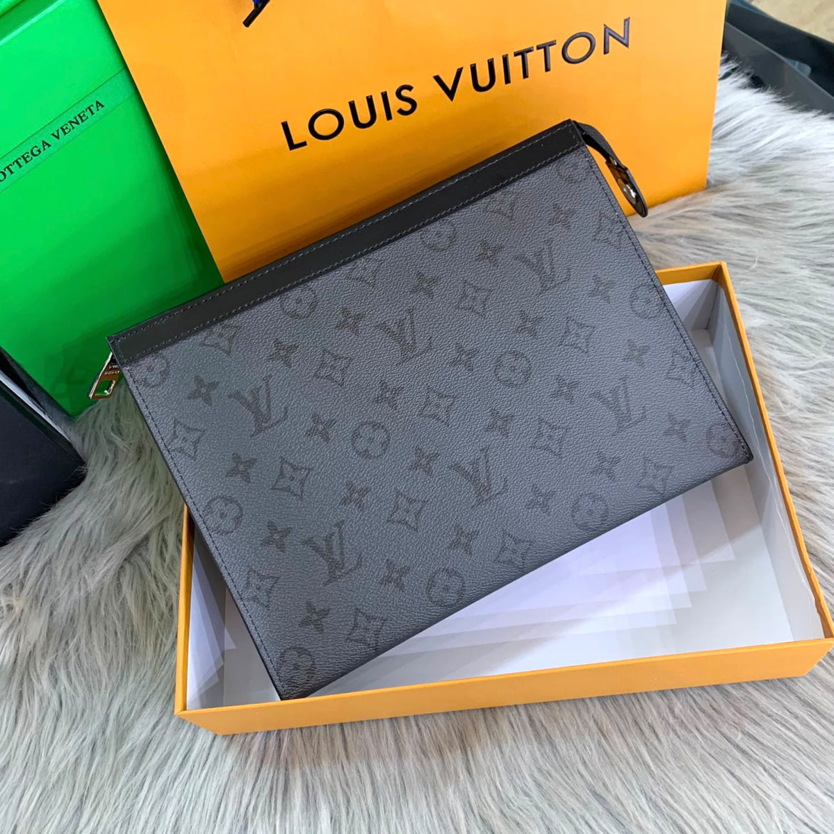 Louis Vuitton Zip Clutch - Grey Monogram