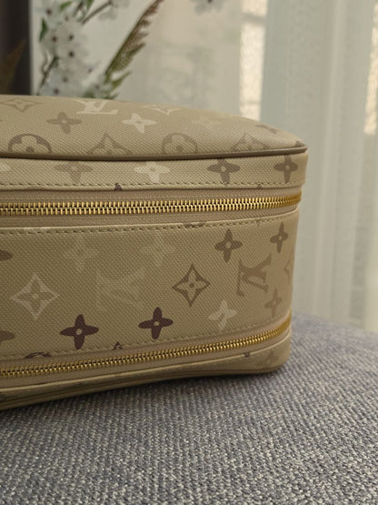 Louis Vuitton Makeup Bag - Beige Monogram