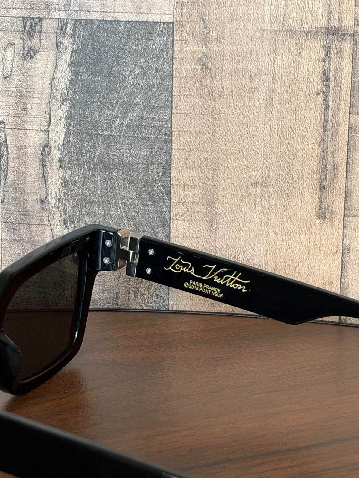Louis Vuitton Wide-Temple Sunglasses - 