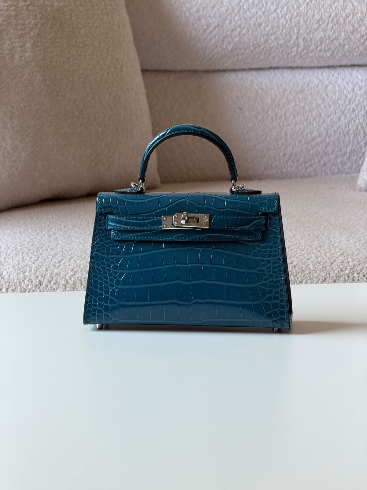 Hermès Mini Kelly Handbag - Blue Embossed