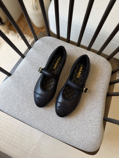 Chanel Slippers - Black