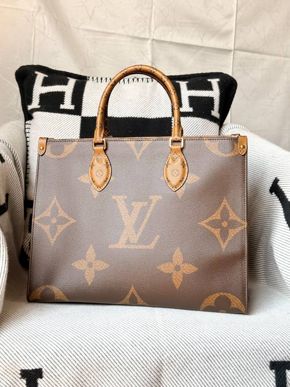Louis Vuitton Hand Bag - 