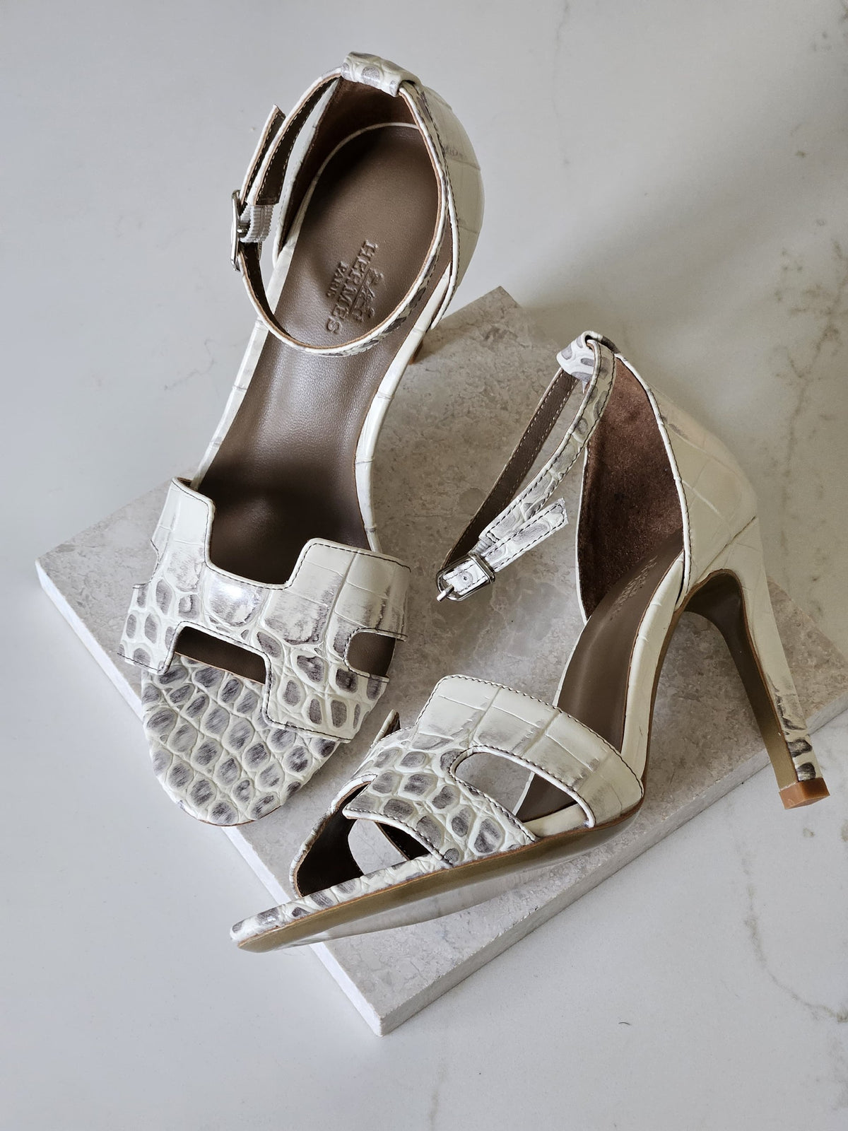 Hermès Heels - White & Grey Embossed