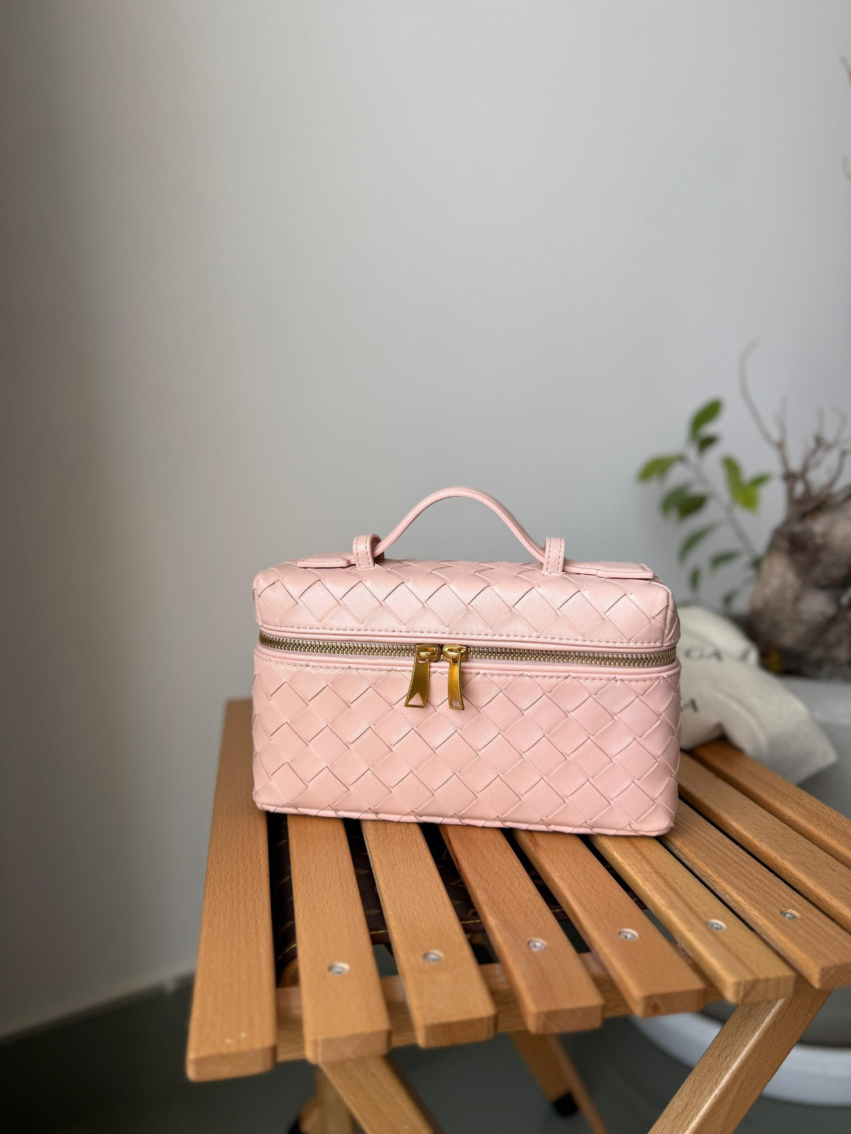 Bottega Veneta Woven Vanity Makeup Bag - Pink