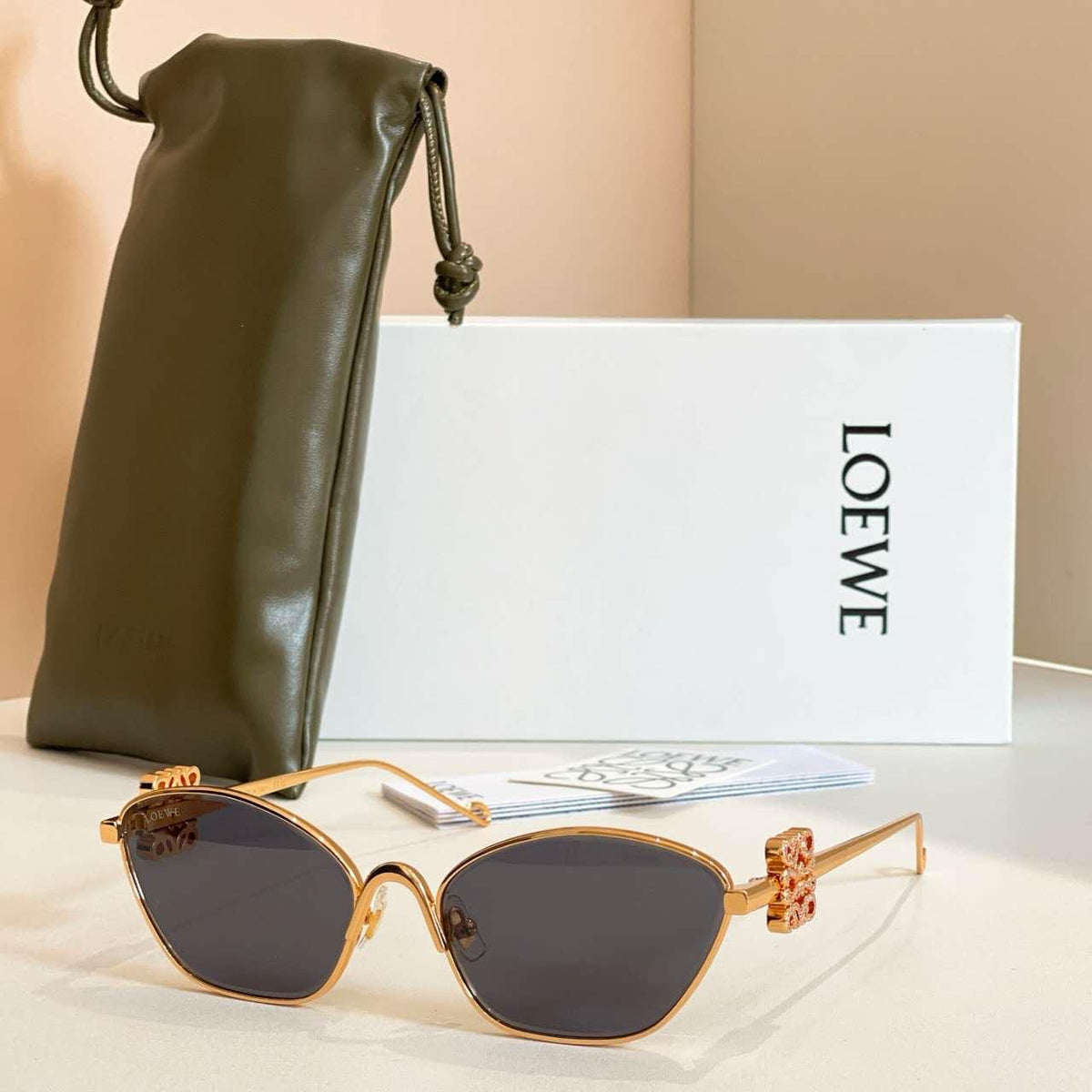 Loewe Solid Lens Sunglasses - 