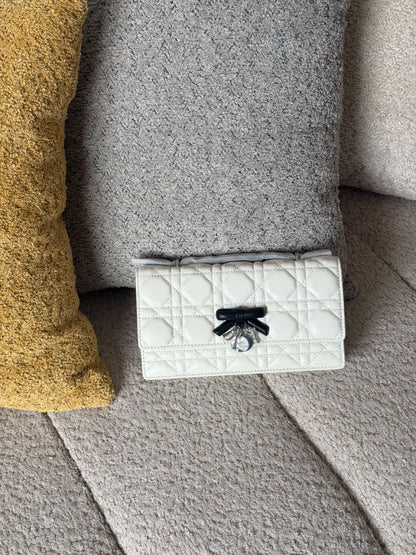 Dior Quilted Bow Handbag - White
