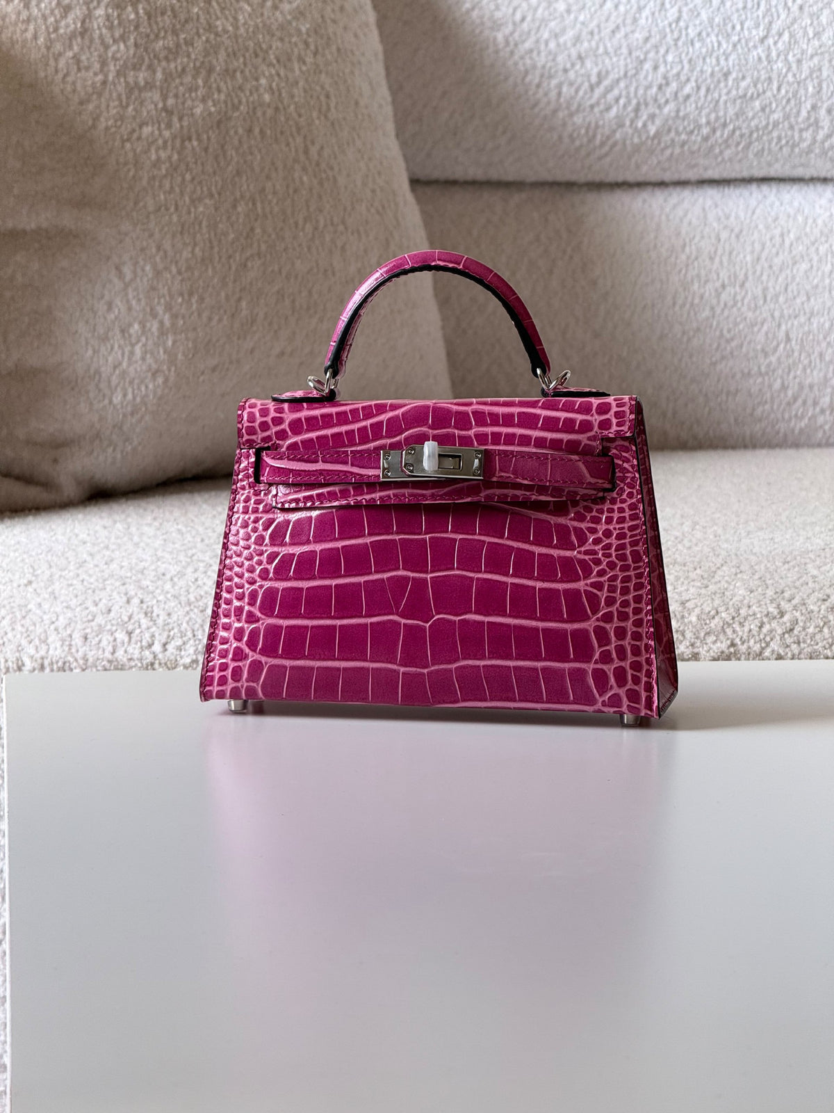 Hermès Mini Kelly Handbag - Purple Embossed
