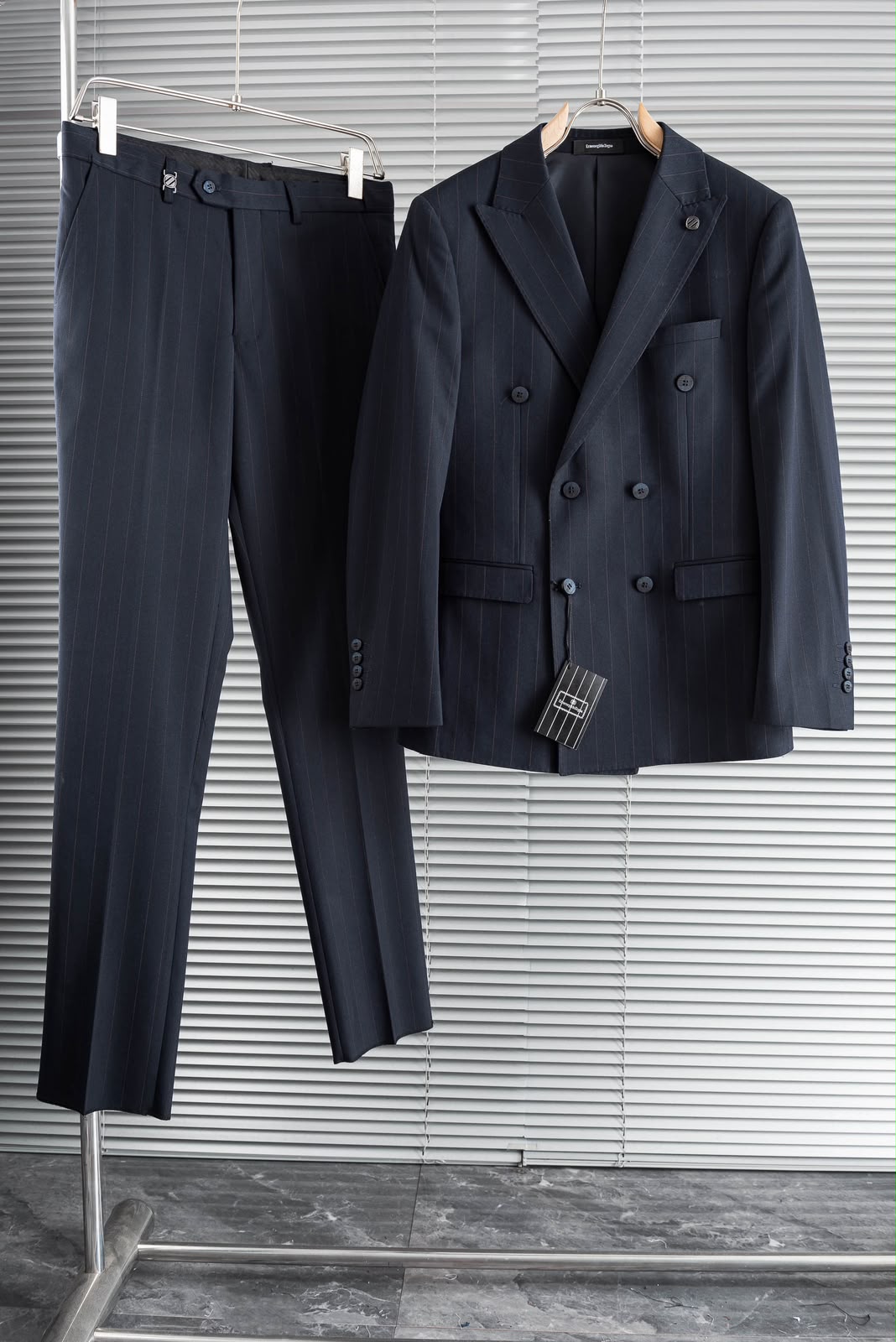 Ermenegildo Zegna Pinstripe Double-Breasted Suit - Navy