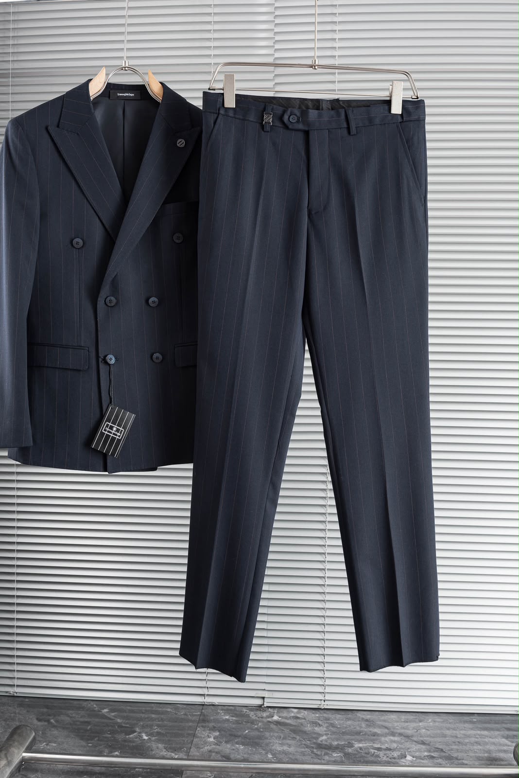 Ermenegildo Zegna Pinstripe Double-Breasted Suit - Navy
