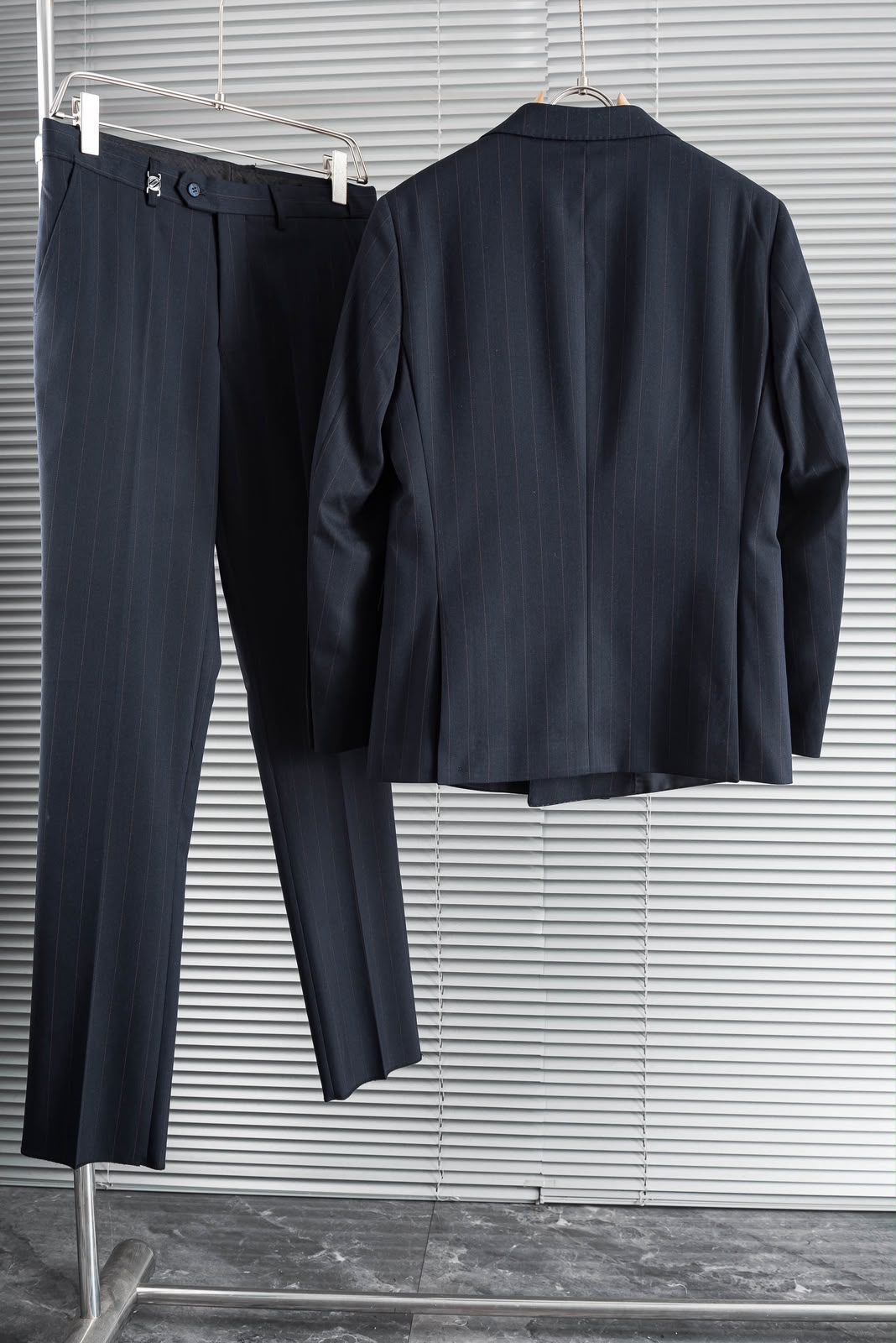 Ermenegildo Zegna Pinstripe Double-Breasted Suit - Navy
