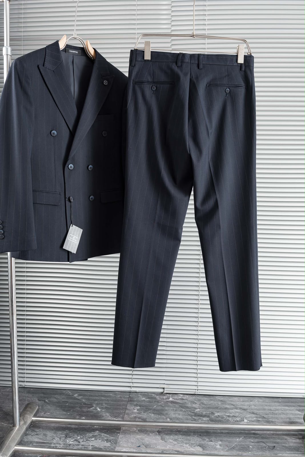 Ermenegildo Zegna Pinstripe Double-Breasted Suit - Navy
