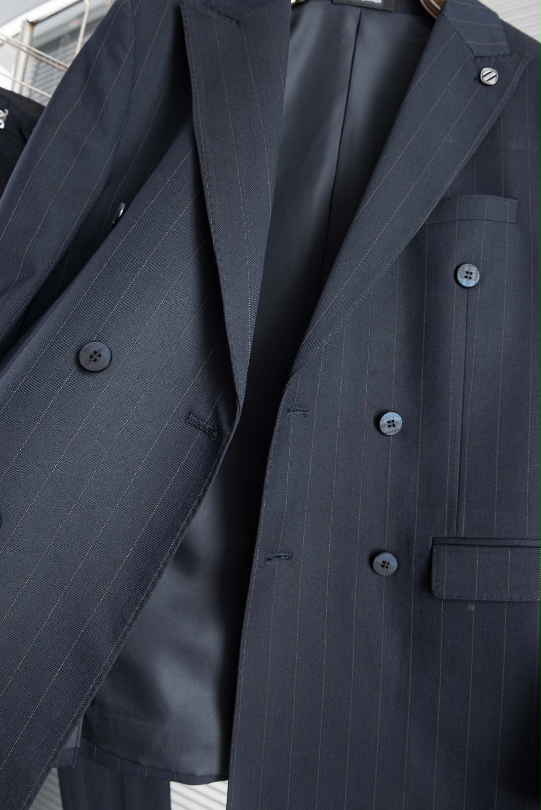 Ermenegildo Zegna Pinstripe Double-Breasted Suit - Navy