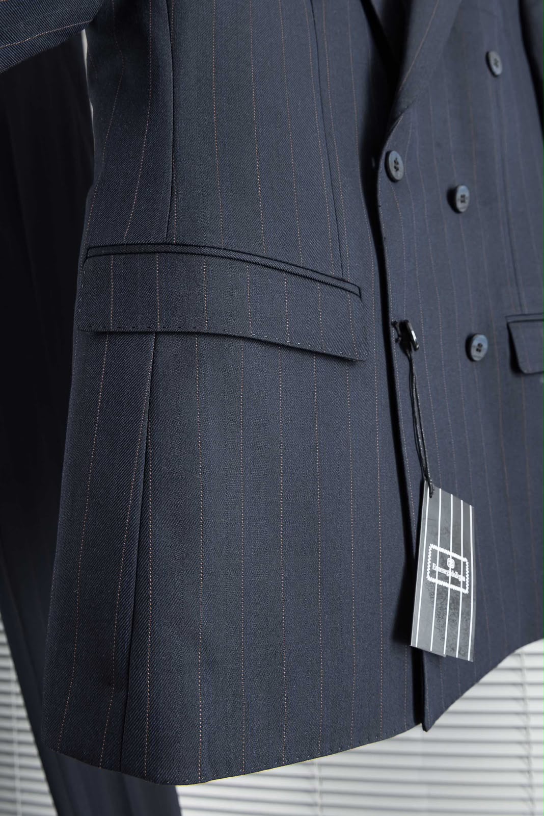 Ermenegildo Zegna Pinstripe Double-Breasted Suit - Navy